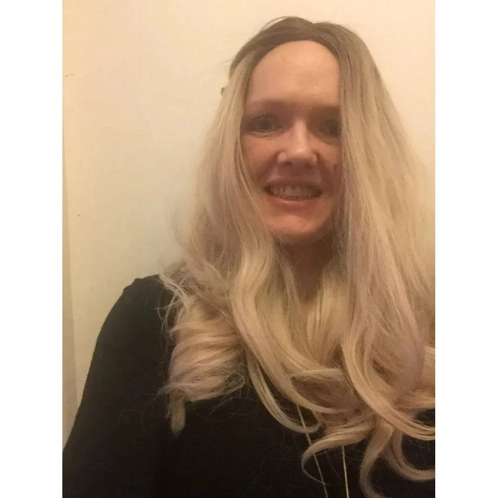 Long Wavy Ombré Synthetic Wig Ash Blonde Cosplay Professional Cut Hair Womens F